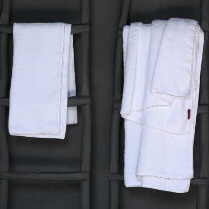 serviette blanche haut de gamme intemporelle de qualité