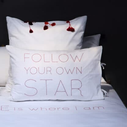 White bed linen LL01 embroidery ORPHEUS carmine - Image 2