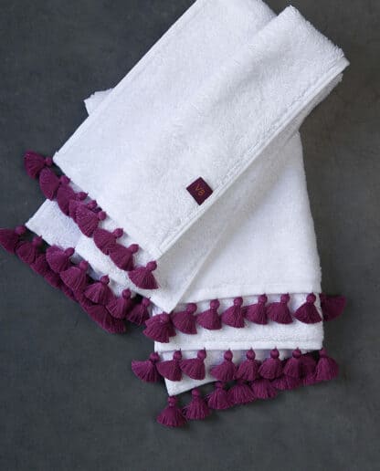 White bath linen pompoms raani